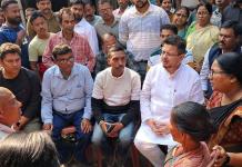 পরিবারে SIR আতঙ্কে মৃত্যুর ছায়া, চাকরির আশ্বাস দিয়ে পাশে তৃণমূল