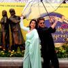 বড়ে বড়ে দেশো মে… DDLJ-র ৩০ বছর পূর্তিতে লন্ডনের লেস্টার স্কোয়ারে ব্রোঞ্জের রাজ-সিমরন