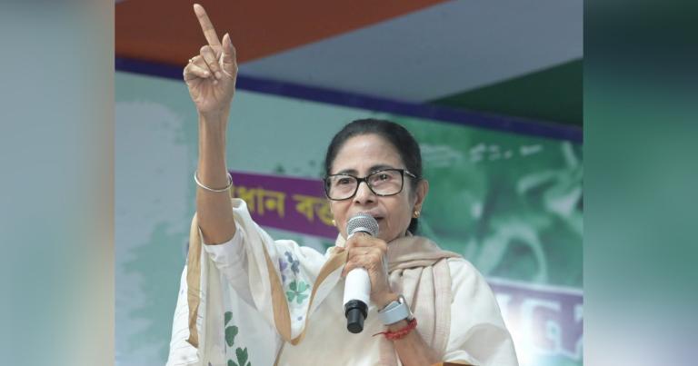 আইপ্যাকে তল্লাশির নামে নির্বাচনী নথি চুরির প্রতিবাদে আজ রাজপথে মিছিল মমতার