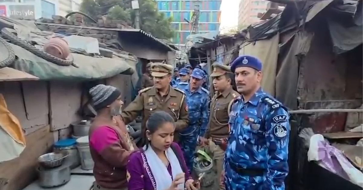 মেশিন দিয়ে বাংলাদেশি খুঁজে বের করে যোগীরাজ্যের পুলিশ! পরিযায়ীদের হয়রানি জারি