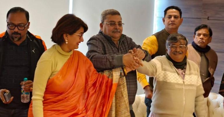 মেলালেন তিনি মেলালেন: কল্য়াণের সামনে হাতে হাত রচনা-অসিতের