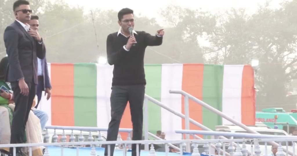 কপ্টার-উড়ানে বাধা! বাংলাবিরোধী জমিদারদের চক্রান্তকে পরাস্ত করে বীরভূমে গর্জে উঠলেন অভিষেক