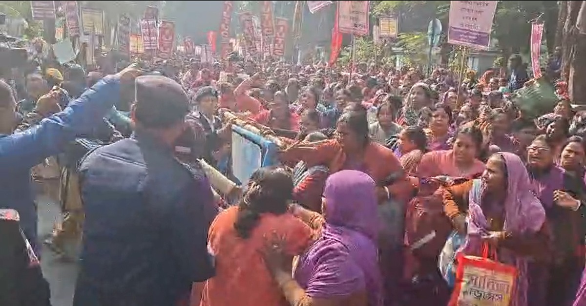 বেতনবৃদ্ধিসহ ৮দফা দাবিতে আশাকর্মীদের স্বাস্থ্যভবন অভিযান ঘিরে ধুন্ধুমার