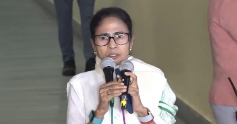 দলের তথ্যপ্রযুক্তি নথি হাতাতে ইডি হানা: বিকাল থেকেই ব্লকে ব্লকে প্রতিবাদে তৃণমূল