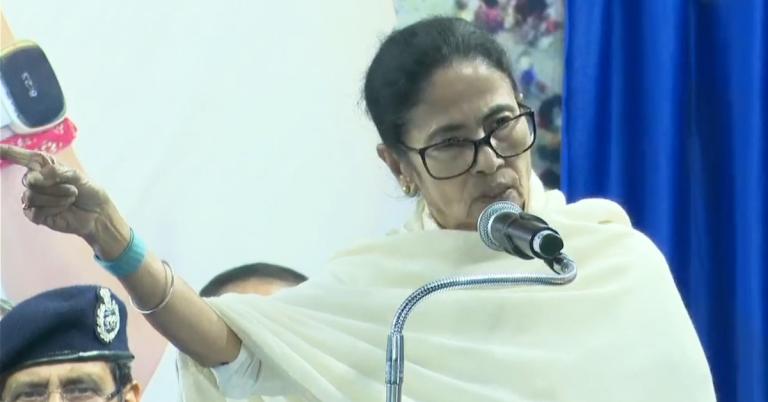 আঘাত করলে প্রত্যাঘাত হবে: I-PAC-এ ইডি হানার প্রতিবাদে শুক্রবার পথে নামবেন মমতা