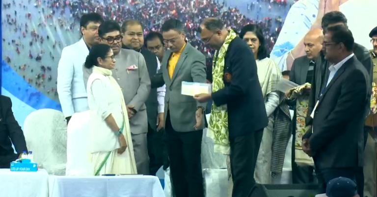 আইএসএলের জন্য তিন ক্লাবকে শুভেচ্ছা মমতার, ক্রীড়া সংস্থাগুলিকে আর্থিক সহায়তা সরকারের