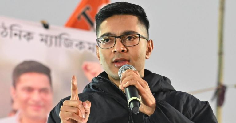 আজ মতুয়াগড়ে অভিষেক, রানাঘাটের রণসংকল্প সভার পর পুজো দেবেন ঠাকুরবাড়িতে