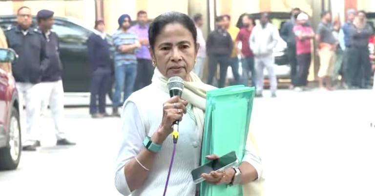 আইপ্যাক কাণ্ডে অভিযোগ দায়ের মুখ্যমন্ত্রীর