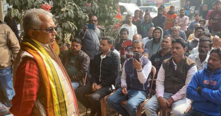এই নির্বাচন আর-পার: উত্তরপ্রদেশের আইন শৃঙ্খলার সঙ্গে বাংলার তুলনা দিলীপের!