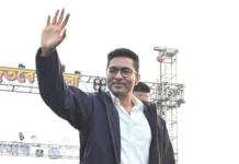 সোমে মিলনমেলায় ডিজিটাল যোদ্ধাদের সঙ্গে বৈঠকে অভিষেক