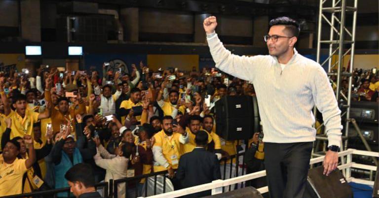 সেনাবাহিনীর ধাঁচে তিন বাহিনী নিয়ে ভোটযুদ্ধে নামবে তৃণমূল: লড়াইয়ের রূপরেখা জানালেন সেনাপতি অভিষেক