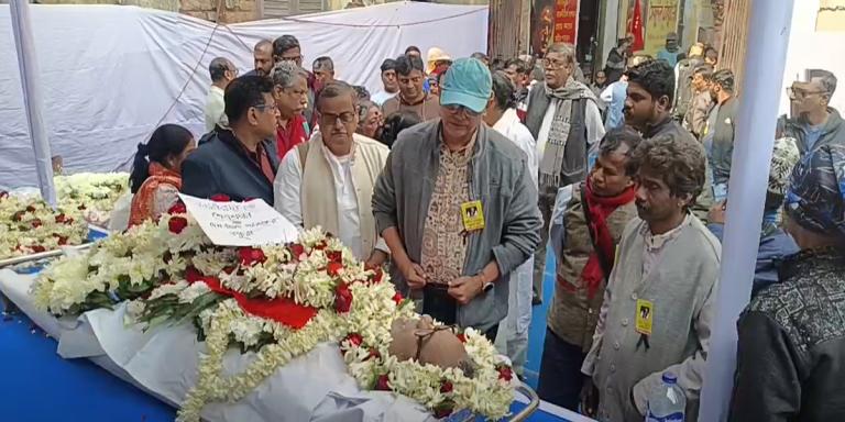 রাজনীতির রঙ ভুলে শেষ শ্রদ্ধা সমীর পুততুণ্ডকে: দেহ দান এসএসকেএমে
