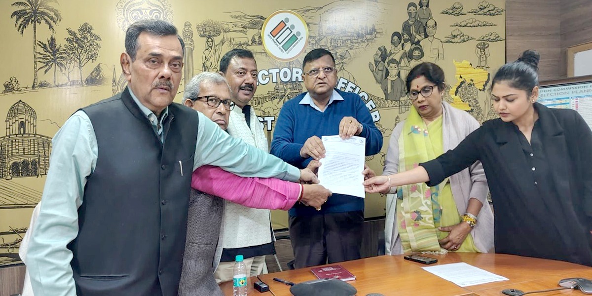 বিজেপির হাজার হাজার মানুষের নাম বাদের ষড়যন্ত্র: কমিশনে নালিশ তৃণমূলের