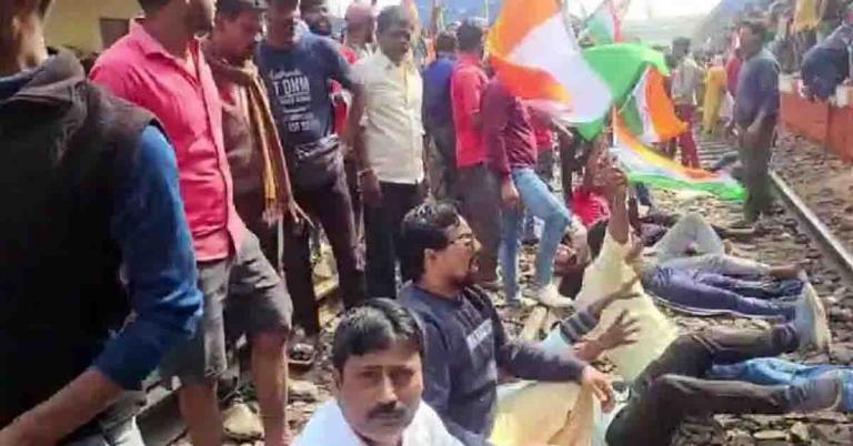 SIR হয়রানির প্রতিবাদে বর্ধমানে রেললাইন আটকে বিক্ষোভ, ব্যাহত ট্রেন চলাচল