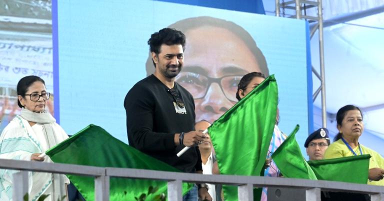 মুখ্যমন্ত্রী কথা রেখেছেন: ঘাটাল মাস্টার প্ল্যানের সূচনায় আপ্লুত দেব, মমতার ভূয়সী প্রশংসা