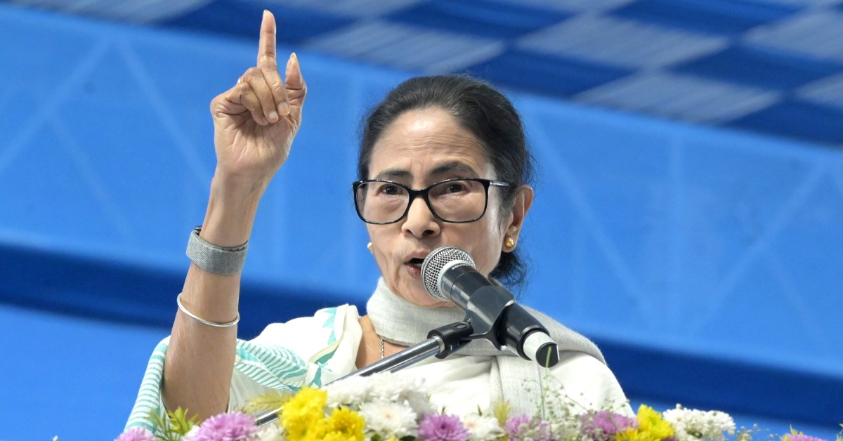 বাংলায় স্বৈরাচারী বিজেপি ঢুকতে দেব না: সিঙ্গুরের জনসভা থেকে গর্জন তৃণমূল সভানেত্রীর