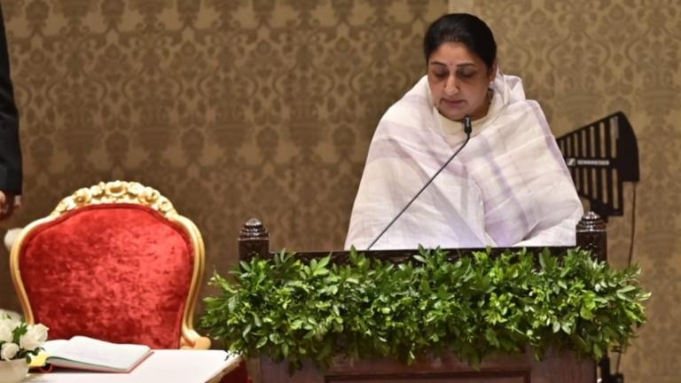 মহারাষ্ট্রের প্রথম মহিলা উপমুখ্যমন্ত্রী হিসেবে শপথ সুনেত্রা পাওয়ারের