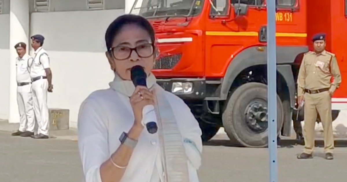 মিথ্যে কথার ফুলঝুরি: ফ্রেট করিডরের নিয়ে মোদি সরকারকে ধুয়ে দিলেন মমতা