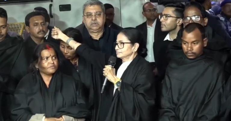 এরকম মিথ্যাবাদী-উদ্ধত নির্বাচন কমিশন দেখিনি! জ্ঞানেশের বৈঠক বয়কট করে তীব্র আক্রমণ মমতার
