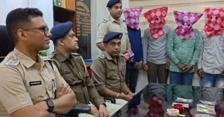 সন্দেশখালি থানার পুলিশের বড় সাফল্য: লুঠের ৪৮ ঘণ্টার মধ্যে বমাল ধৃত ডাকাতদল