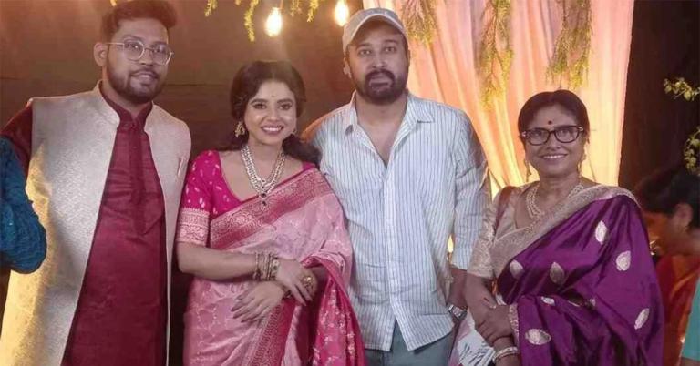বোনের ছবির সামনে আইনি বিয়ে ঐশ্বর্যর, শর্মা পরিবারে পাশে ঐন্দ্রিলার প্রেমিক সব্যসাচী