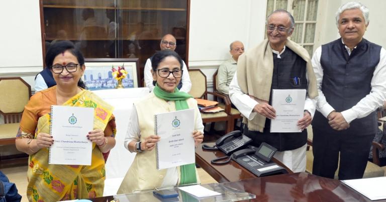 ভোটের আগে রাজ্য বাজেটে বিরাট ঘোষণা, উন্নয়নমূলক প্রকল্পগুলিতে বাড়ল বেতন-ভাতা, সপ্তম পে কমিশন গঠন