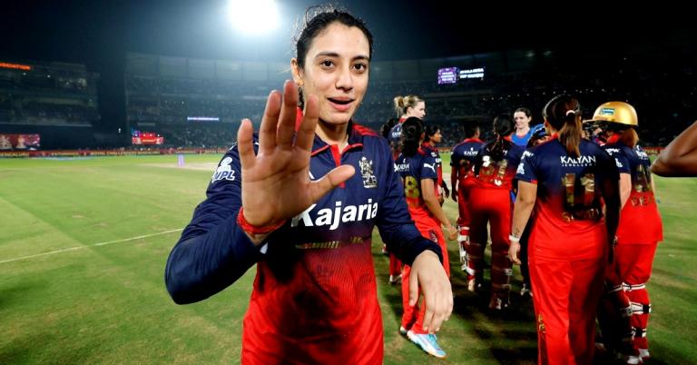 ফাইনালে দিল্লির স্বপ্নভঙ্গ, স্মৃতির ব্যাটেই WPL খেতাব জয় আরসিবির